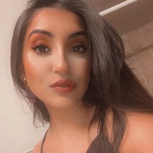 Meet your Posher, Asha